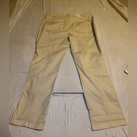 Denver Hayes Men's Khaki Chinos - Picture 6 of 6